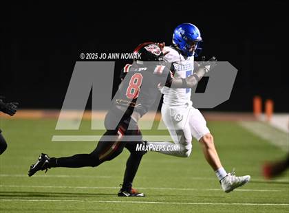Thumbnail 2 in Port Arthur Memorial vs. Barbers Hill (UIL 5A D1 Region 3 Football Championship) photogallery.