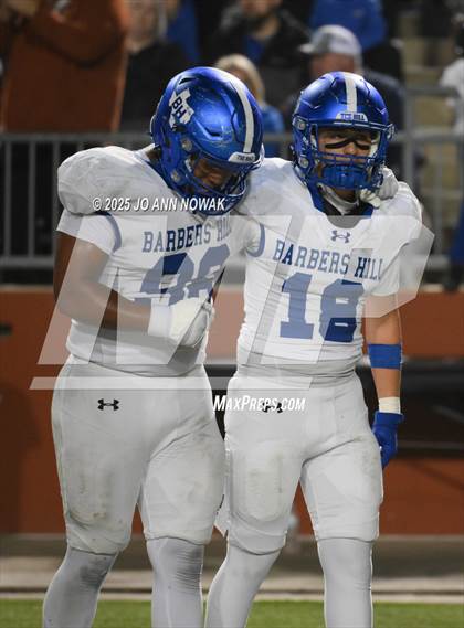 Thumbnail 2 in Port Arthur Memorial vs. Barbers Hill (UIL 5A D1 Region 3 Football Championship) photogallery.