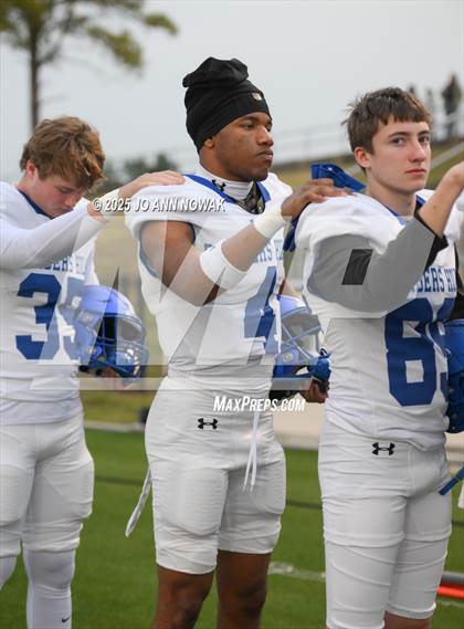Thumbnail 2 in Port Arthur Memorial vs. Barbers Hill (UIL 5A D1 Region 3 Football Championship) photogallery.