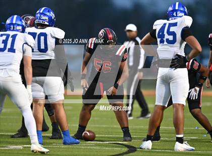 Thumbnail 2 in Port Arthur Memorial vs. Barbers Hill (UIL 5A D1 Region 3 Football Championship) photogallery.