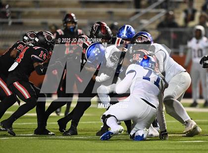 Thumbnail 1 in Port Arthur Memorial vs. Barbers Hill (UIL 5A D1 Region 3 Football Championship) photogallery.