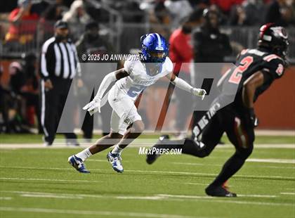 Thumbnail 2 in Port Arthur Memorial vs. Barbers Hill (UIL 5A D1 Region 3 Football Championship) photogallery.