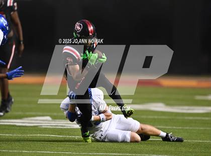 Thumbnail 1 in Port Arthur Memorial vs. Barbers Hill (UIL 5A D1 Region 3 Football Championship) photogallery.