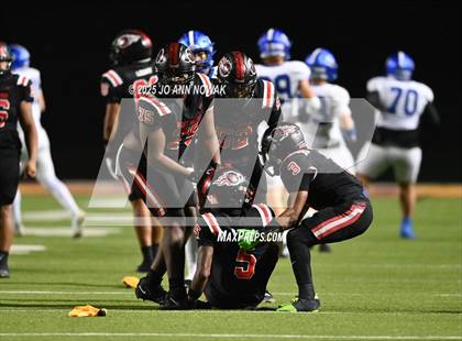 Thumbnail 3 in Port Arthur Memorial vs. Barbers Hill (UIL 5A D1 Region 3 Football Championship) photogallery.