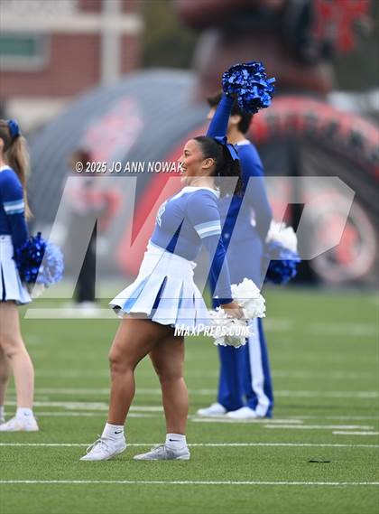 Thumbnail 1 in Port Arthur Memorial vs. Barbers Hill (UIL 5A D1 Region 3 Football Championship) photogallery.