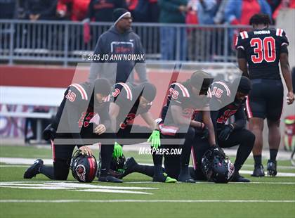 Thumbnail 3 in Port Arthur Memorial vs. Barbers Hill (UIL 5A D1 Region 3 Football Championship) photogallery.