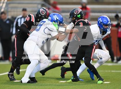 Thumbnail 3 in Port Arthur Memorial vs. Barbers Hill (UIL 5A D1 Region 3 Football Championship) photogallery.