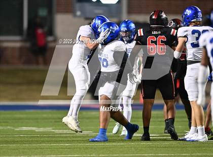 Thumbnail 1 in Port Arthur Memorial vs. Barbers Hill (UIL 5A D1 Region 3 Football Championship) photogallery.