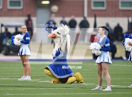 Thumbnail 2 in Port Arthur Memorial vs. Barbers Hill (UIL 5A D1 Region 3 Football Championship) photogallery.