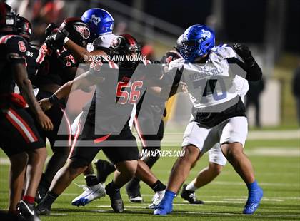 Thumbnail 3 in Port Arthur Memorial vs. Barbers Hill (UIL 5A D1 Region 3 Football Championship) photogallery.