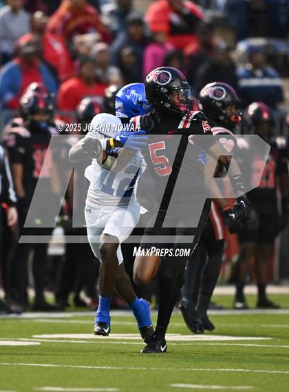 Thumbnail 3 in Port Arthur Memorial vs. Barbers Hill (UIL 5A D1 Region 3 Football Championship) photogallery.