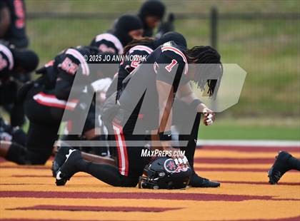 Thumbnail 3 in Port Arthur Memorial vs. Barbers Hill (UIL 5A D1 Region 3 Football Championship) photogallery.