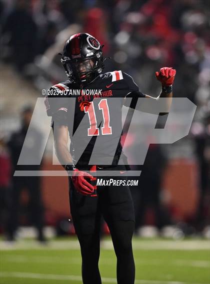 Thumbnail 2 in Port Arthur Memorial vs. Barbers Hill (UIL 5A D1 Region 3 Football Championship) photogallery.