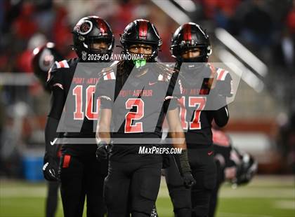 Thumbnail 2 in Port Arthur Memorial vs. Barbers Hill (UIL 5A D1 Region 3 Football Championship) photogallery.