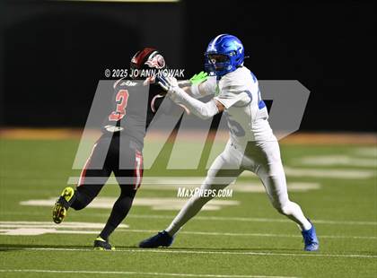 Thumbnail 2 in Port Arthur Memorial vs. Barbers Hill (UIL 5A D1 Region 3 Football Championship) photogallery.
