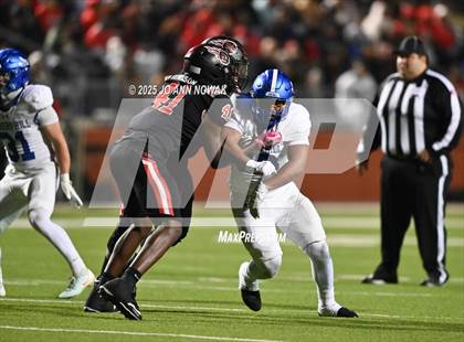Thumbnail 2 in Port Arthur Memorial vs. Barbers Hill (UIL 5A D1 Region 3 Football Championship) photogallery.