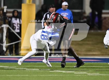 Thumbnail 1 in Port Arthur Memorial vs. Barbers Hill (UIL 5A D1 Region 3 Football Championship) photogallery.