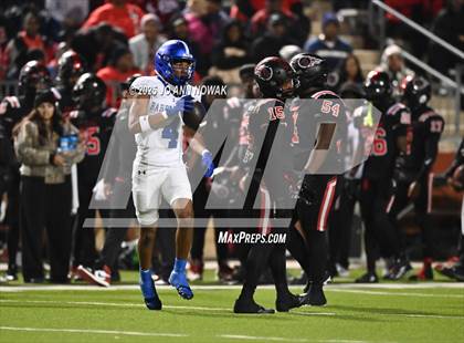 Thumbnail 3 in Port Arthur Memorial vs. Barbers Hill (UIL 5A D1 Region 3 Football Championship) photogallery.