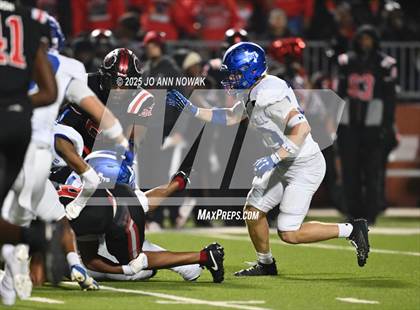 Thumbnail 1 in Port Arthur Memorial vs. Barbers Hill (UIL 5A D1 Region 3 Football Championship) photogallery.