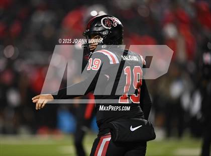 Thumbnail 1 in Port Arthur Memorial vs. Barbers Hill (UIL 5A D1 Region 3 Football Championship) photogallery.