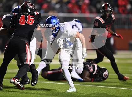Thumbnail 2 in Port Arthur Memorial vs. Barbers Hill (UIL 5A D1 Region 3 Football Championship) photogallery.
