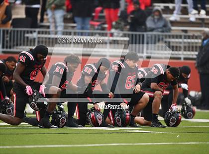 Thumbnail 1 in Port Arthur Memorial vs. Barbers Hill (UIL 5A D1 Region 3 Football Championship) photogallery.