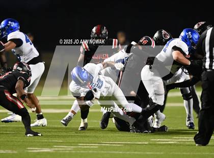 Thumbnail 3 in Port Arthur Memorial vs. Barbers Hill (UIL 5A D1 Region 3 Football Championship) photogallery.