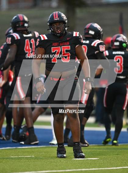 Thumbnail 2 in Port Arthur Memorial vs. Barbers Hill (UIL 5A D1 Region 3 Football Championship) photogallery.