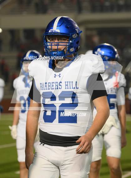 Thumbnail 2 in Port Arthur Memorial vs. Barbers Hill (UIL 5A D1 Region 3 Football Championship) photogallery.