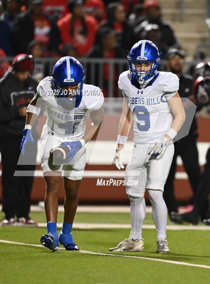 Thumbnail 1 in Port Arthur Memorial vs. Barbers Hill (UIL 5A D1 Region 3 Football Championship) photogallery.