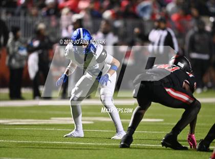 Thumbnail 1 in Port Arthur Memorial vs. Barbers Hill (UIL 5A D1 Region 3 Football Championship) photogallery.