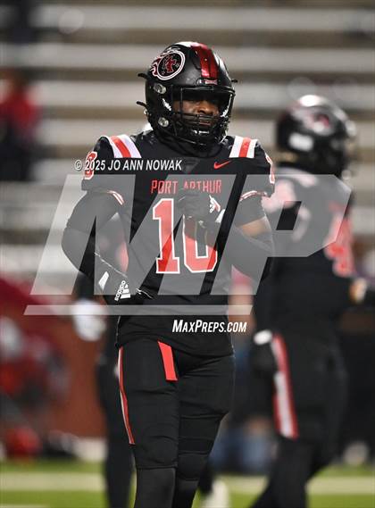 Thumbnail 3 in Port Arthur Memorial vs. Barbers Hill (UIL 5A D1 Region 3 Football Championship) photogallery.