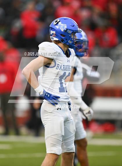 Thumbnail 3 in Port Arthur Memorial vs. Barbers Hill (UIL 5A D1 Region 3 Football Championship) photogallery.