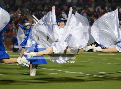 Thumbnail 2 in Port Arthur Memorial vs. Barbers Hill (UIL 5A D1 Region 3 Football Championship) photogallery.