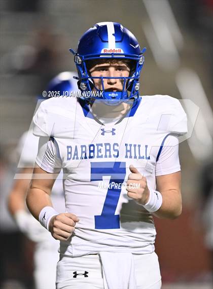 Thumbnail 1 in Port Arthur Memorial vs. Barbers Hill (UIL 5A D1 Region 3 Football Championship) photogallery.