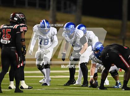 Thumbnail 2 in Port Arthur Memorial vs. Barbers Hill (UIL 5A D1 Region 3 Football Championship) photogallery.