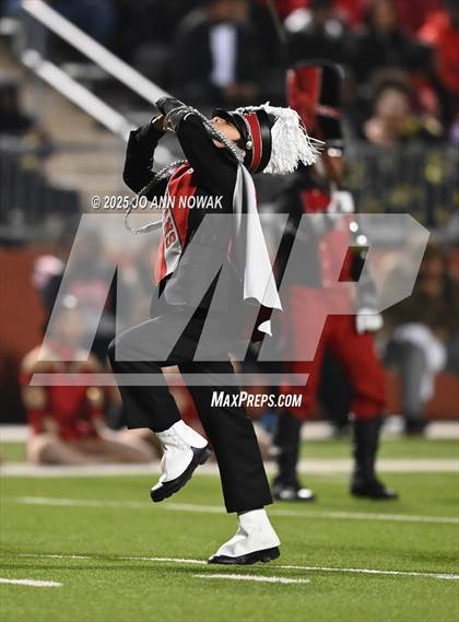 Thumbnail 3 in Port Arthur Memorial vs. Barbers Hill (UIL 5A D1 Region 3 Football Championship) photogallery.