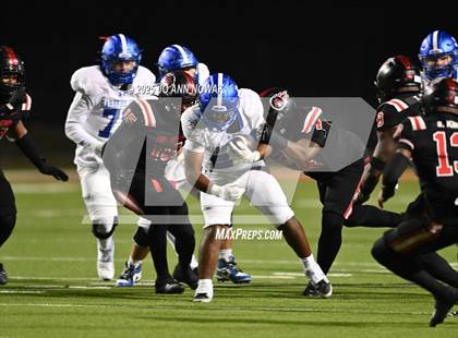 Thumbnail 2 in Port Arthur Memorial vs. Barbers Hill (UIL 5A D1 Region 3 Football Championship) photogallery.