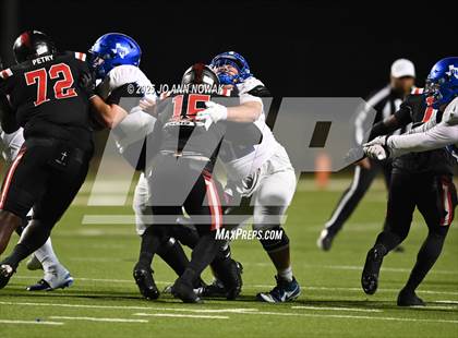 Thumbnail 3 in Port Arthur Memorial vs. Barbers Hill (UIL 5A D1 Region 3 Football Championship) photogallery.