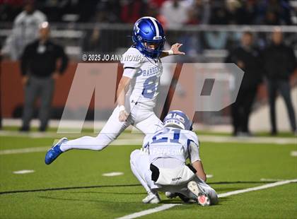 Thumbnail 2 in Port Arthur Memorial vs. Barbers Hill (UIL 5A D1 Region 3 Football Championship) photogallery.