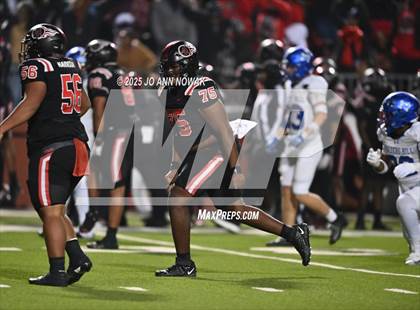 Thumbnail 2 in Port Arthur Memorial vs. Barbers Hill (UIL 5A D1 Region 3 Football Championship) photogallery.