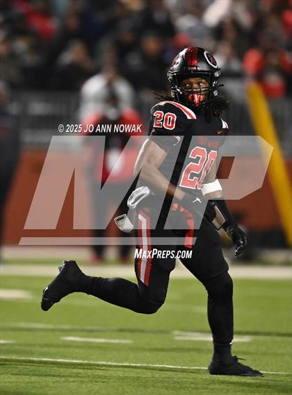Thumbnail 1 in Port Arthur Memorial vs. Barbers Hill (UIL 5A D1 Region 3 Football Championship) photogallery.
