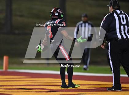 Thumbnail 2 in Port Arthur Memorial vs. Barbers Hill (UIL 5A D1 Region 3 Football Championship) photogallery.