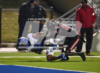 Thumbnail 3 in Port Arthur Memorial vs. Barbers Hill (UIL 5A D1 Region 3 Football Championship) photogallery.