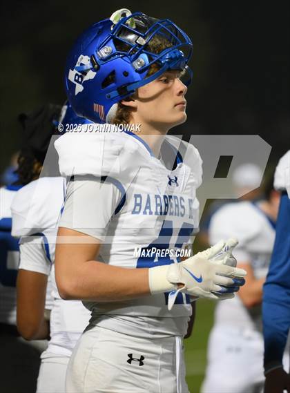 Thumbnail 3 in Port Arthur Memorial vs. Barbers Hill (UIL 5A D1 Region 3 Football Championship) photogallery.