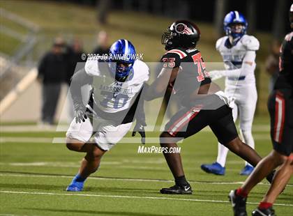 Thumbnail 2 in Port Arthur Memorial vs. Barbers Hill (UIL 5A D1 Region 3 Football Championship) photogallery.