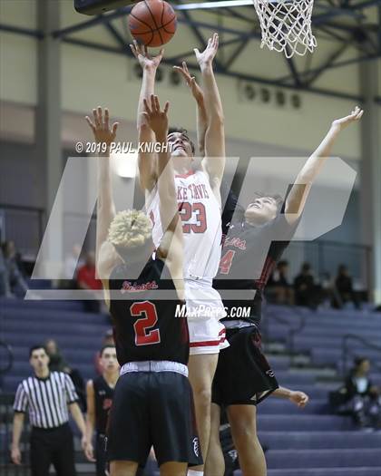 Thumbnail 2 in Stevens vs. Lake Travis photogallery.