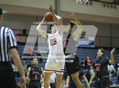 Thumbnail 3 in Stevens vs. Lake Travis photogallery.