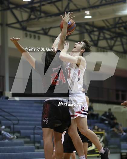 Thumbnail 3 in Stevens vs. Lake Travis photogallery.