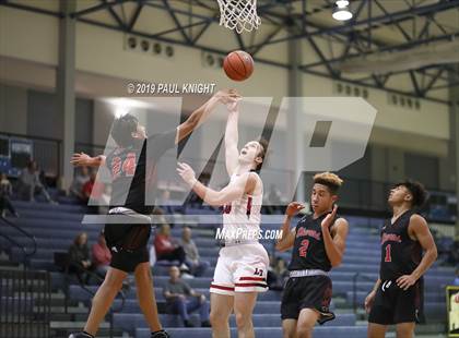 Thumbnail 3 in Stevens vs. Lake Travis photogallery.